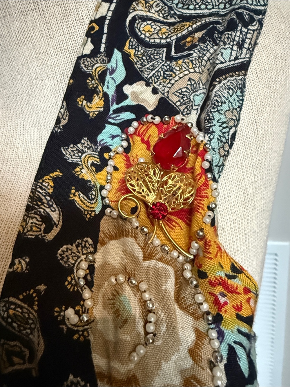 Vintage Beaded Vest with Brooch Sz S